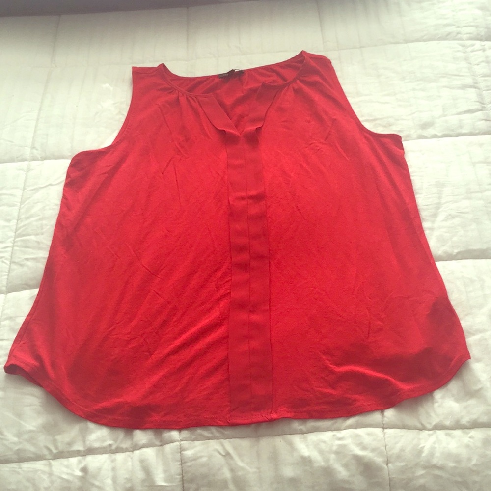 Burnt orange reddish top! Very detailed classy